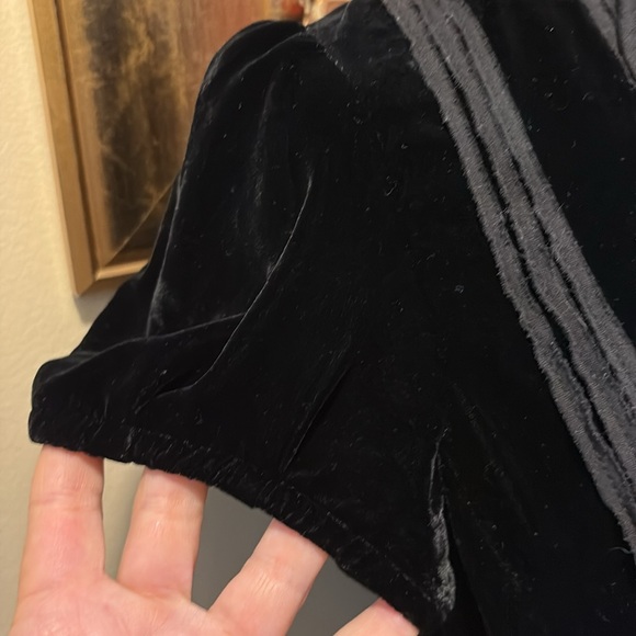 BCBGMaxAzaria Boho Velvet trimmed puff cap sleeve pocket front button jacket - Picture 4 of 14